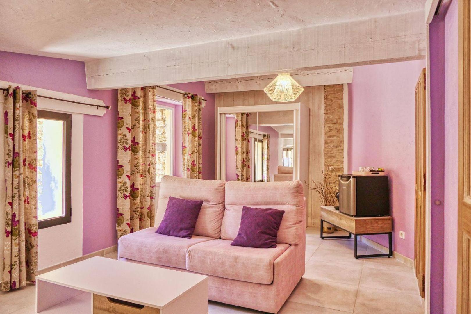 Le Hameau Fleur De Pierres , Chambre , Gite Et Table D'Hotes Murs  Exterior foto