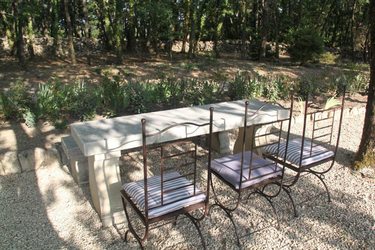 Le Hameau Fleur De Pierres , Chambre , Gite Et Table D'Hotes Murs  Exterior foto